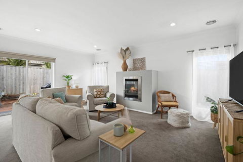 Salty Sage Beach House - Tourism Caloundra 0