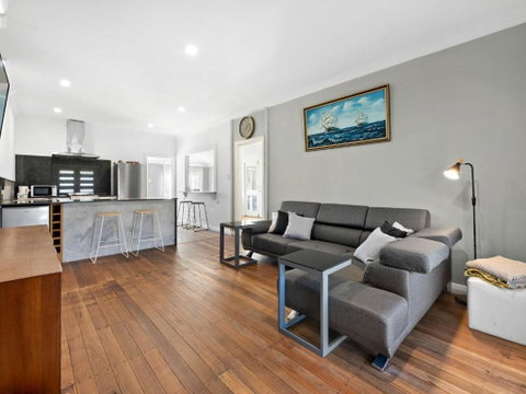 Salty Sea Cottage - Tourism Caloundra 2