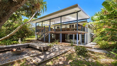 Salty Seaside - Tourism Caloundra 0