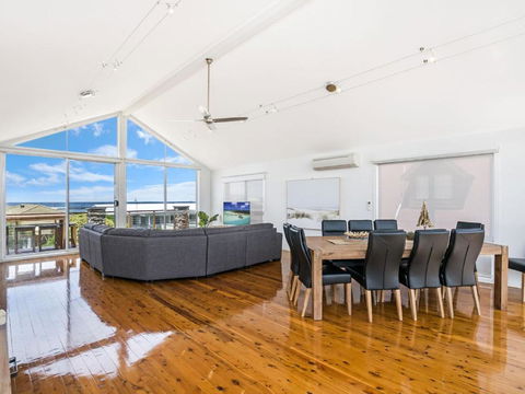 Saltys - Tourism Caloundra 0