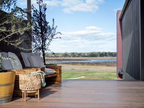 Samphire Chalet Peppermint - Tourism Caloundra 2
