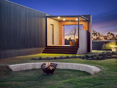 Samphire Chalet Peppermint - Tourism Caloundra 3