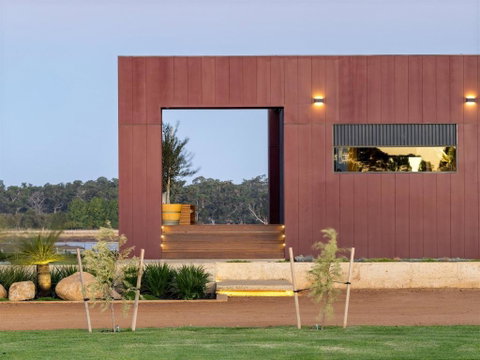 Samphire Chalet Tuart - Tourism Caloundra 0
