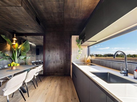 Samphire Chalet Tuart - Tourism Caloundra 2
