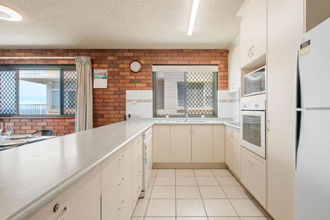 San Clemente Unit 4 24 Orvieto Terrace - Tourism Caloundra 2