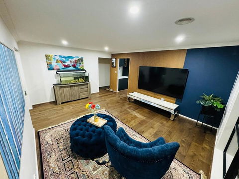 Sanctuary Lakes Holiday House - Tourism Caloundra 0