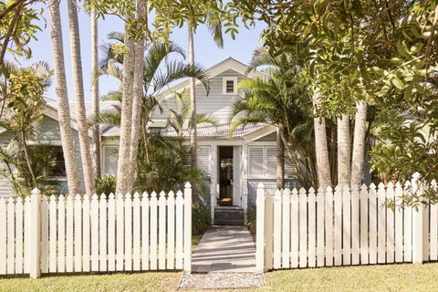Sanctuary Spaces - Kia Ora Byron - Tourism Caloundra 1