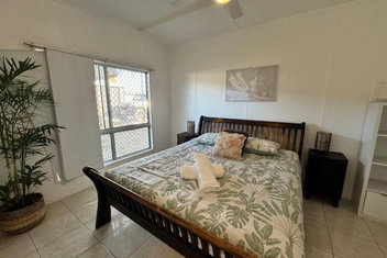 Sand Bars - Spacious, Beach, Pets with Tourism Caloundra