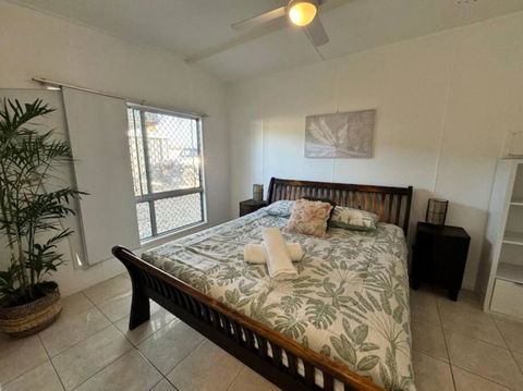 Sand Bars - Spacious, Beach, Pets - Tourism Caloundra 0