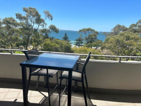 Rockingham Waterfront At Nautilus - Tourism Caloundra 1