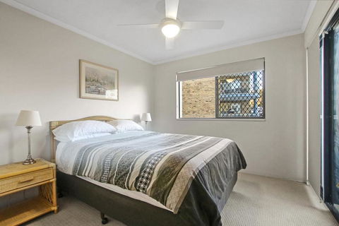 Sandalwood Unit 1 66 Lower Gay Tce - Tourism Caloundra 1