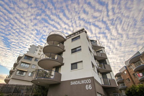 Sandalwood Unit 1 66 Lower Gay Tce - Tourism Caloundra 0