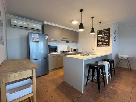 Sandcastle - A Esplanade Place, Stunning Views - Tourism Caloundra 0