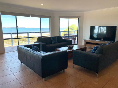 Sandcastle - A Esplanade Place, Stunning Views - Tourism Caloundra 1