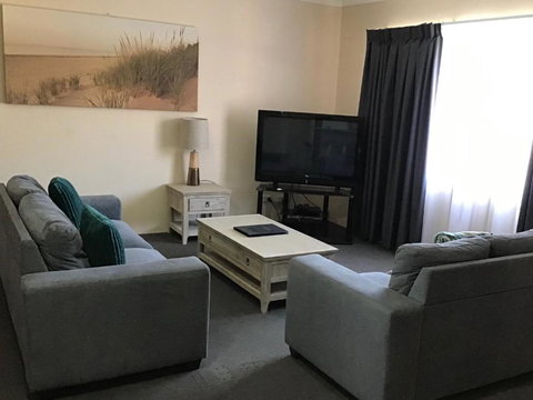 Sandcastles Holiday Apartments - Tourism Caloundra 3