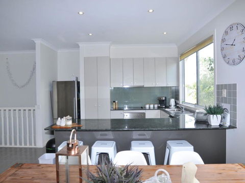 Sandpiper 3 - Close To Town And Beach - Tourism Caloundra 2
