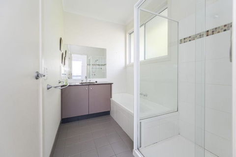 Sandpiper 5 - Close To Town And Beach - Tourism Caloundra 3