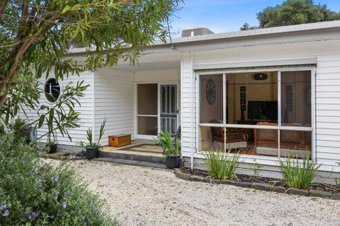 SANDY ANN At Lonnie - Tourism Caloundra 1