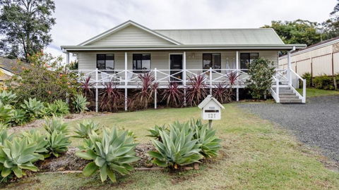 Sandy Cottage - Tourism Caloundra 0
