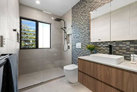 SPECTACULAR THREE BAYS - Tourism Caloundra 2