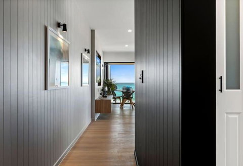 SPECTACULAR THREE BAYS - Tourism Caloundra 0