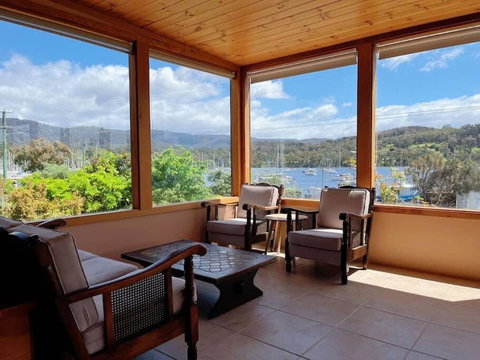 Stunning Water Front View House At Kettering - Tourism Caloundra 2