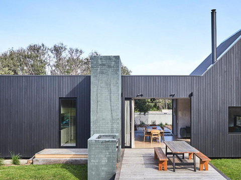 The Bach St Andrews Beach - Tourism Caloundra 1