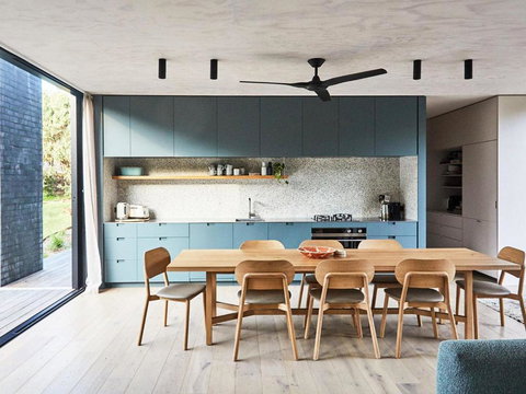 The Bach St Andrews Beach - Tourism Caloundra 2