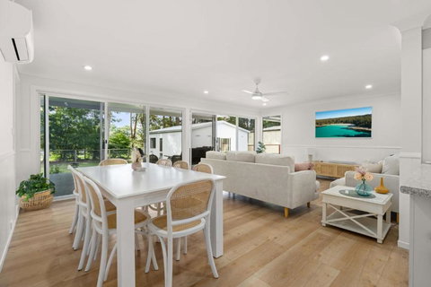 The 19th Hole By Experience Jervis Bay - Tourism Caloundra 1