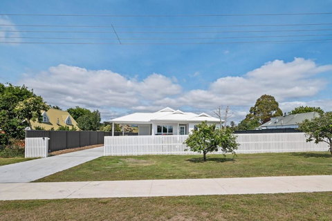 Tamar Valley Luxury Retreat - Tourism Caloundra 1