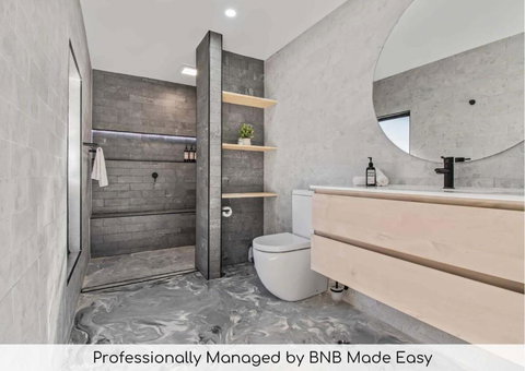 Telopea - Contemporary & Refined Sophistication - Tourism Caloundra 0