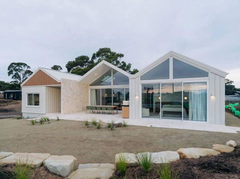 The Bay House - Luxury House In Opossum Bay With Fire Pit And Pizza Oven - Tourism Caloundra 1