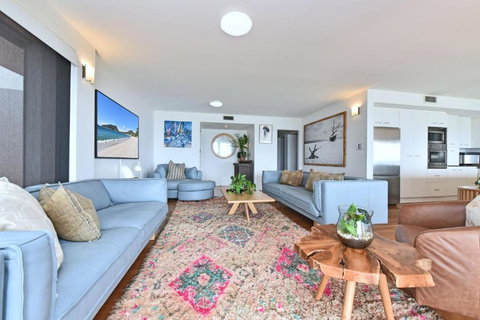 The Bay Luxury Accommodation - Tourism Caloundra 2