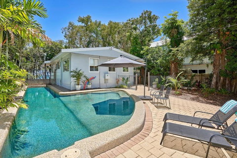 The Beach House - Tourism Caloundra 0