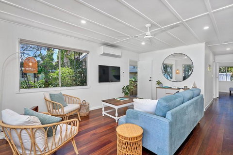 The Beach House - Tourism Caloundra 2