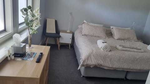 The Bend Abode - Tourism Caloundra 1