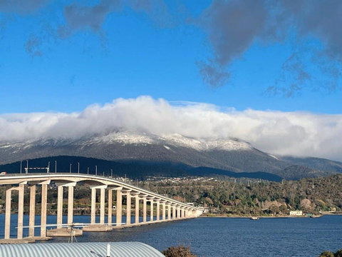 The Bridge Seaside Riveting House At Rose Bay - Tourism Caloundra 0