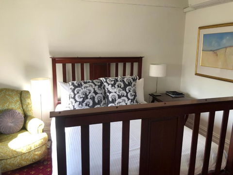 The Corner Hotel Alexandra - Tourism Caloundra 3