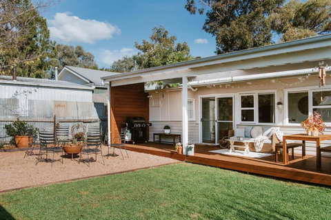 The Cottage On Lawson - Heritage Elegance In Mudgee - Tourism Caloundra 1