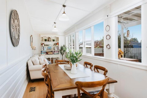 The Cottage On Lawson - Heritage Elegance In Mudgee - Tourism Caloundra 2