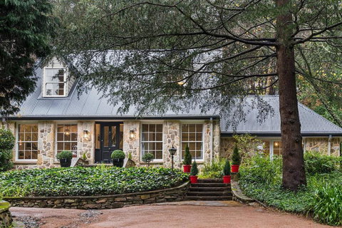 The Croft - Enchanting Bowral Stone Cottage - Tourism Caloundra 0