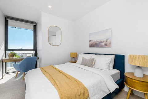 The Darling Of Broadbeach - With Spectacular Views - Tourism Caloundra 1