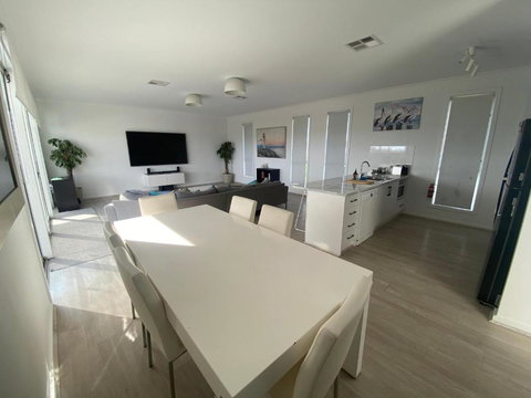 The Deckhouse - Tourism Caloundra 2