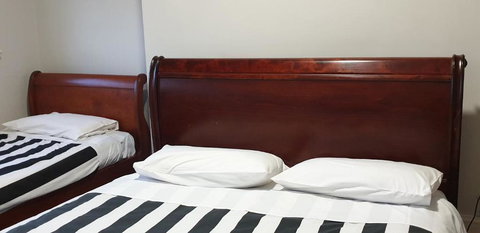 The Eastern Hotel Accommodation - Tourism Caloundra 3