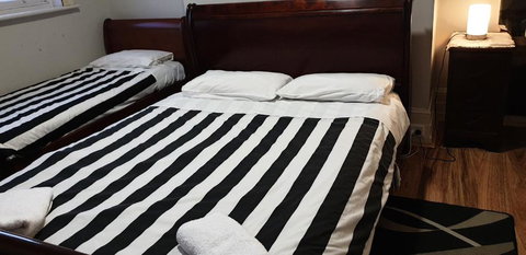 The Eastern Hotel Accommodation - Tourism Caloundra 1