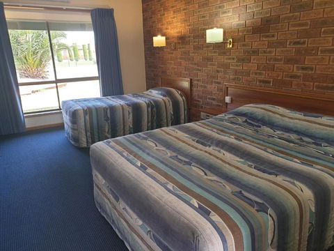 The Finley Palm Motor Inn - Tourism Caloundra 1