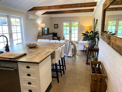 The Edward Townhouse 151 - Tastefully Styled - Tourism Caloundra 0