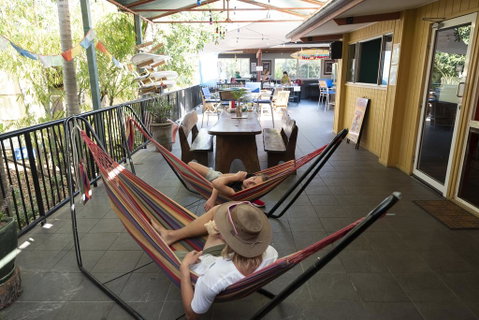Beachside 1770 YHA - Tourism Caloundra 1