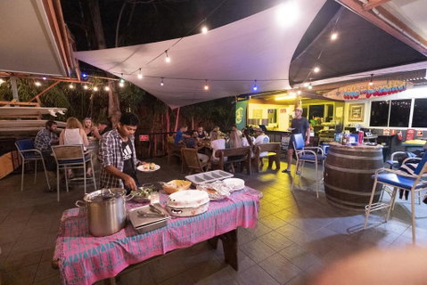 Beachside 1770 YHA - Tourism Caloundra 2