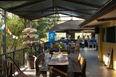 Beachside 1770 YHA - Tourism Caloundra 0